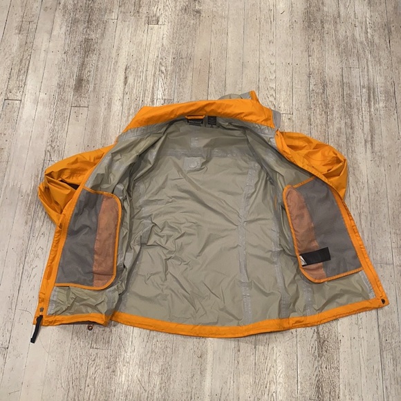 Marmot orange eco rain jacket windbreaker size MM.Unisex used condition - Picture 15 of 15